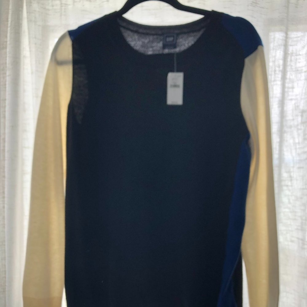 NWT GAP lightweight sweater